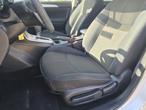 Used 2015 Nissan Sentra S image 28
