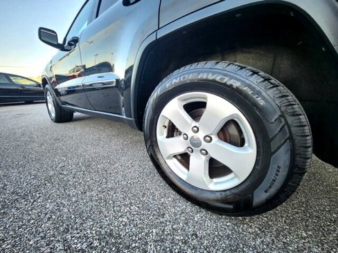 Used 2012 Jeep Grand Cherokee Laredo image 25