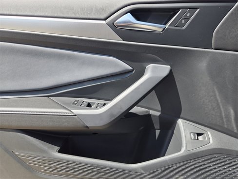 New 2025 Volkswagen Jetta SE image 17