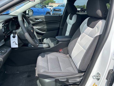 New 2025 Chevrolet Trax LS w/ LS Convenience Package image 9