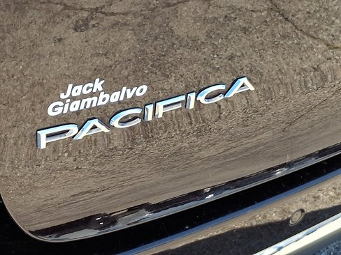 Used 2019 Chrysler Pacifica Touring-L Plus w/ Advanced Safetytec Group image 31