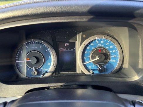 Used 2017 Toyota Sienna XLE image 19