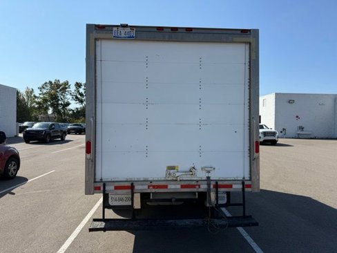 Used 2015 Ford E-350 and Econoline 350 Super Duty w/ Exterior Upgrade Package image 4