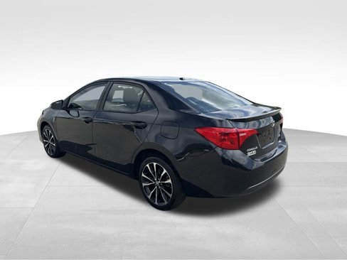 Used 2017 Toyota Corolla SE image 4