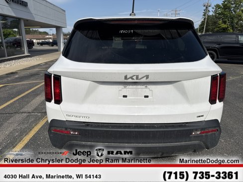 Used 2023 Kia Sorento LX image 8