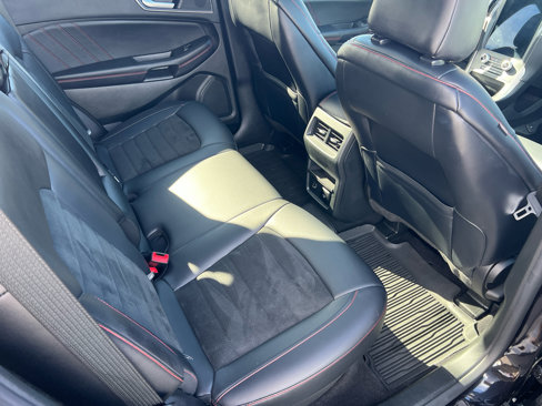 Used 2022 Ford Edge ST-Line image 18