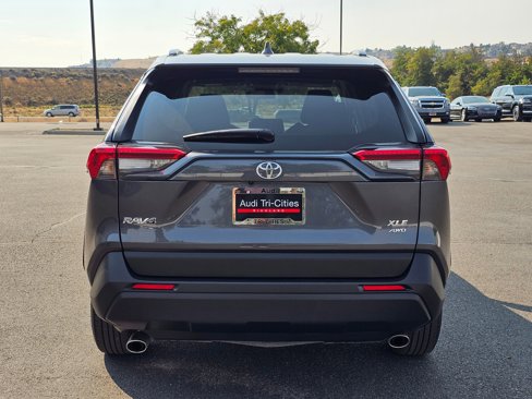 Used 2024 Toyota RAV4 XLE image 5