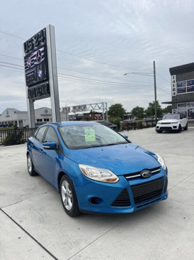 Used 2014 Ford Focus SE w/ SE Winter Package image 1