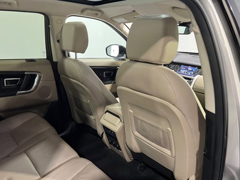 Used 2017 Land Rover Discovery Sport HSE image 31