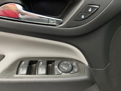 Used 2023 Chevrolet Equinox LT image 12