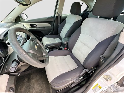 Used 2014 Chevrolet Cruze LS image 18
