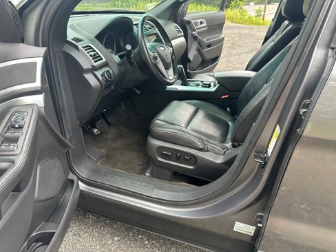 Used 2013 Ford Explorer XLT image 36