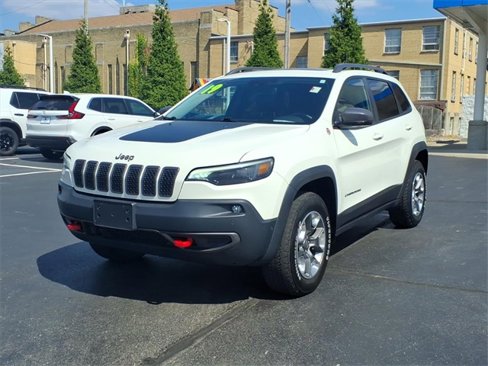 Used 2019 Jeep Cherokee Trailhawk image 7