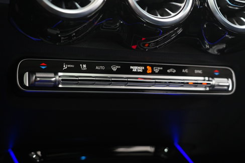 Used 2025 Mercedes-Benz GLB 35 AMG 4MATIC image 28