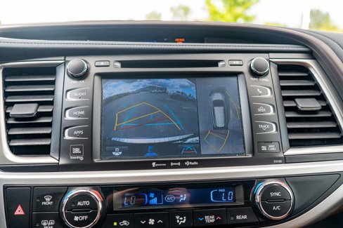 Used 2017 Toyota Highlander Limited Platinum image 30