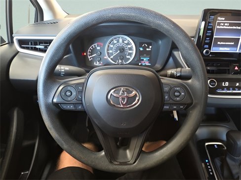 Used 2022 Toyota Corolla LE image 19