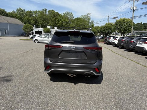 Used 2021 Toyota Highlander XSE image 6