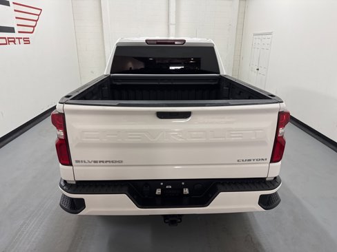 Used 2021 Chevrolet Silverado 1500 Custom w/ Safety Confidence Package image 14