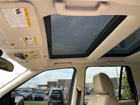 Used 2013 Land Rover LR2 image 21