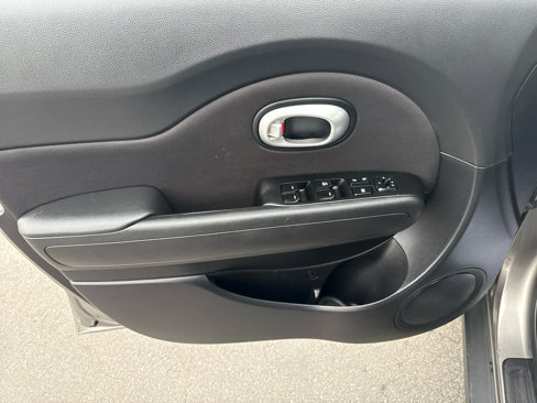 Used 2016 Kia Soul image 10