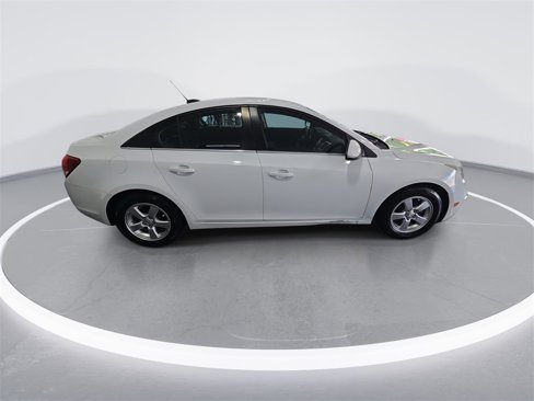 Used 2016 Chevrolet Cruze LT image 9