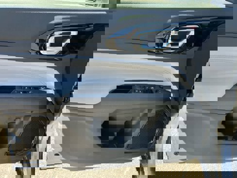 New 2025 Jeep Compass Limited image 10