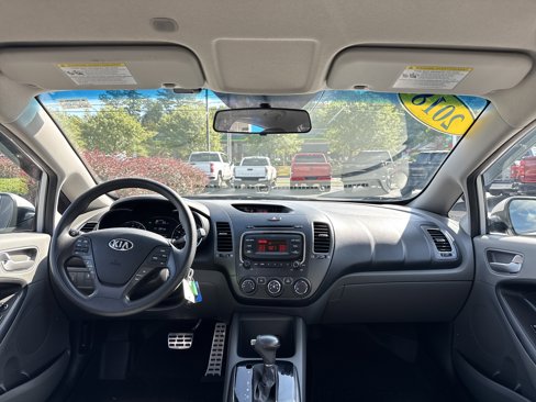 Used 2018 Kia Forte LX w/ Sports Package image 12