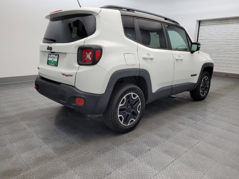 Used 2015 Jeep Renegade Trailhawk image 9