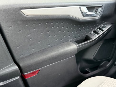 Used 2020 Ford Escape SE image 29