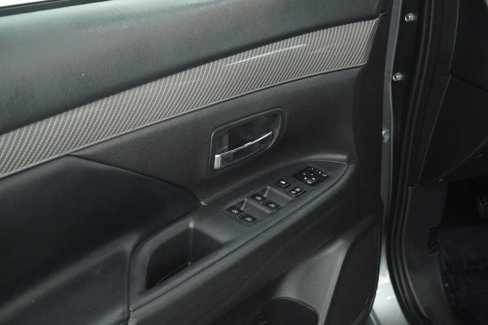 Used 2020 Mitsubishi Outlander SEL image 19