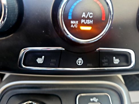 Used 2018 Jeep Compass Latitude w/ Cold Weather Group image 27