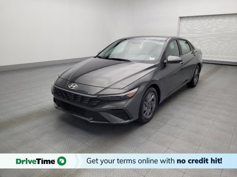 Used 2024 Hyundai Elantra SEL image 1