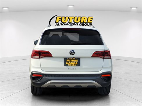 Used 2022 Volkswagen Taos S w/ IQ Drive S Package image 8