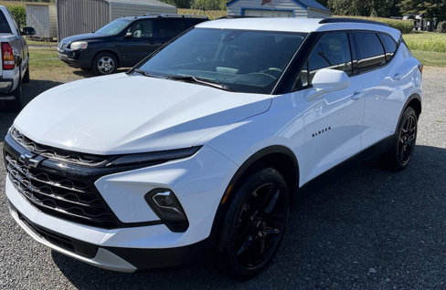 Used 2023 Chevrolet Blazer LT w/ Convenience Package image 2
