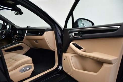 Certified 2021 Porsche Macan image 49