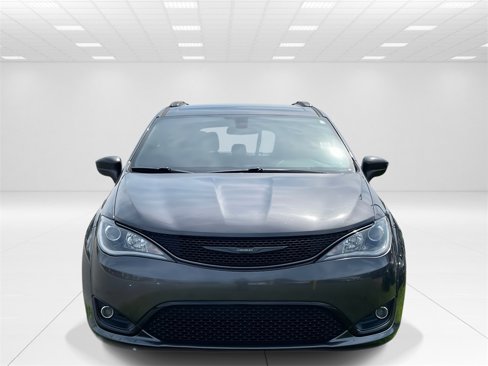 Used 2018 Chrysler Pacifica Touring Plus w/ S Appearance Package image 2