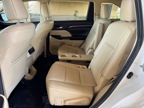Used 2016 Toyota Highlander Limited image 20