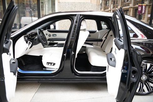 New 2025 Rolls-Royce Ghost image 8