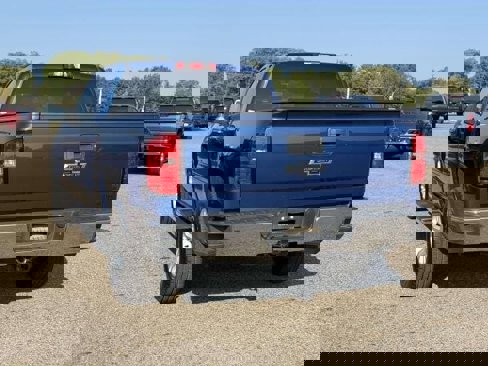 Used 2018 Chevrolet Silverado 1500 LT w/ All Star Edition image 6