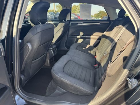 Used 2013 Ford Fusion SE image 18