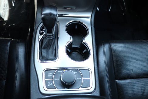 Used 2020 Jeep Grand Cherokee Limited w/ Luxury Group II image 41