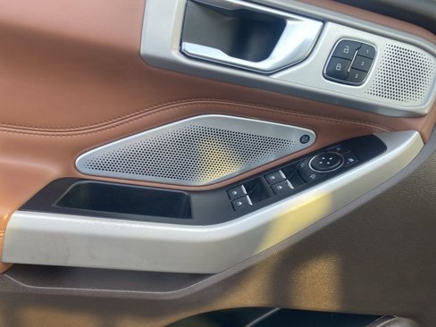 Used 2021 Ford Explorer King Ranch w/ Premium Technology Package image 29