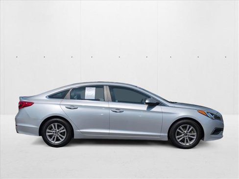 Used 2016 Hyundai Sonata SE image 4