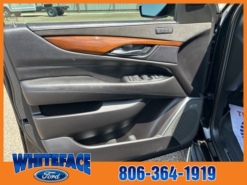 Used 2018 Cadillac Escalade Luxury image 11