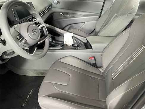 Certified 2023 Hyundai Elantra SEL image 3