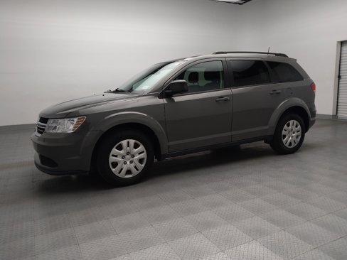 Used 2020 Dodge Journey SE w/ SE Popular Equipment Group image 2