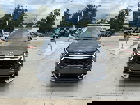 Used 2023 Kia Sportage LX image 8