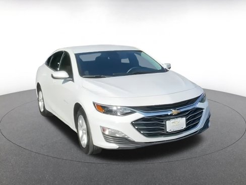 Used 2024 Chevrolet Malibu LT image 3