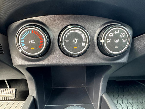 Used 2009 Mitsubishi Outlander SE image 43