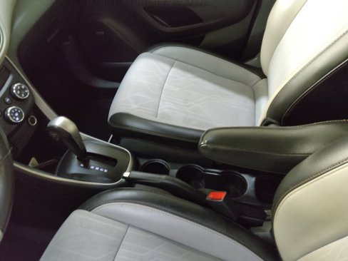 Used 2020 Chevrolet Trax LT w/ Sun & Sound Package image 26